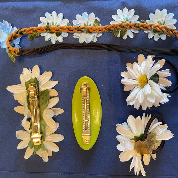 Daisy Hair Accessories Bundle - Picture 2 of 2
